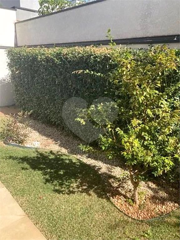 Casa à venda com 3 suítes no condomínio Terras do Cancioneiro, Paulínia - SP