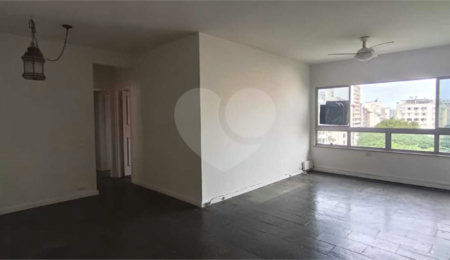 Apartamento à venda com 3 quartos, sendo 1 suíte,  em Copacabana, Rio de Janeiro, RJ