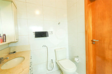 Casa à venda com 4 quartos, sendo 1 suíte, em Jardim Franca, São Paulo, SP