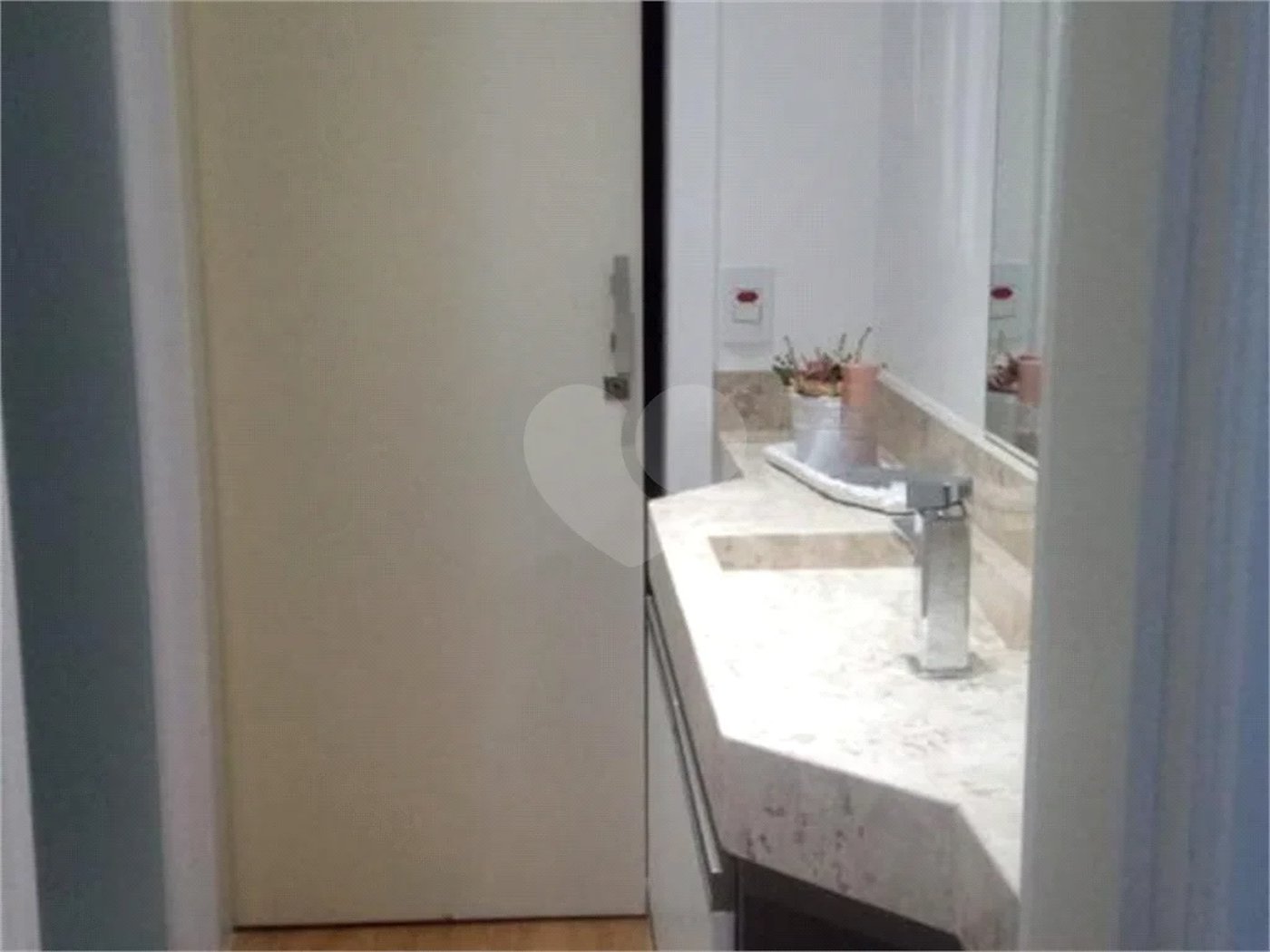 Casa à venda com 3 quartos, sendo 1 suíte, no condomínio Ibiaram 1, Itupeva - SP