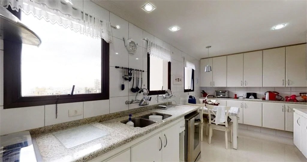 Apartamento à venda com 3 quartos, sendo 2 suítes, em Vila Suzana, São Paulo, SP