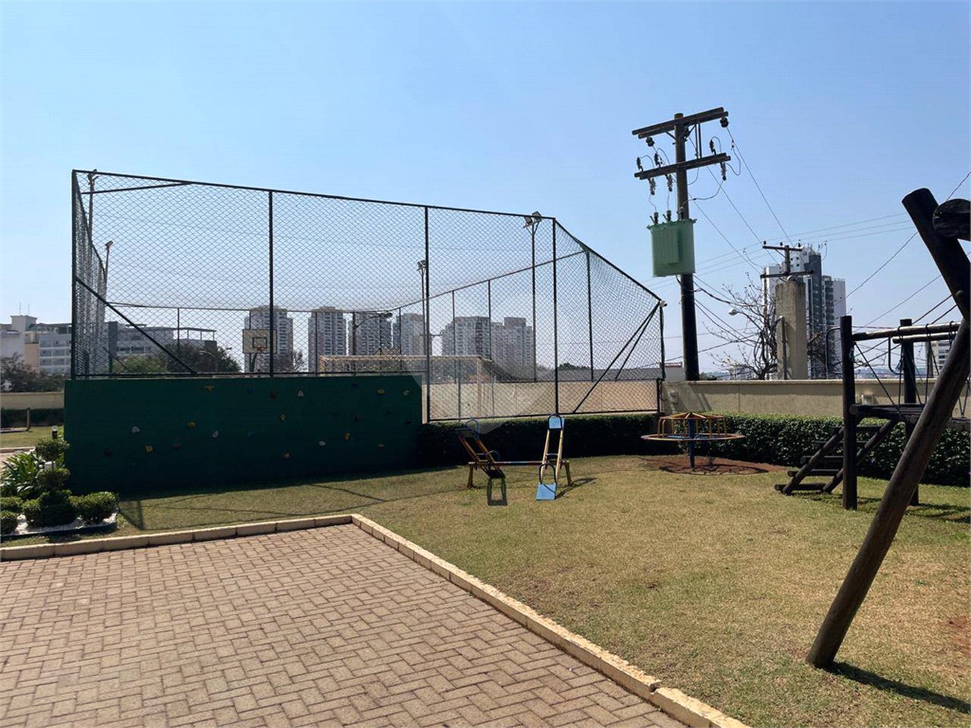 Apartamento à venda com 2 quartos, sendo 1 suíte, em Jardim Messina, Jundiaí, SP