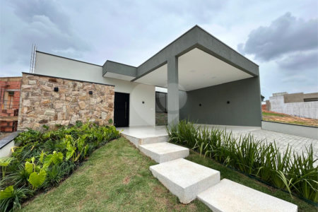 Casa à venda com 3 suítes no condomínio Helena Maria, Sorocaba - SP