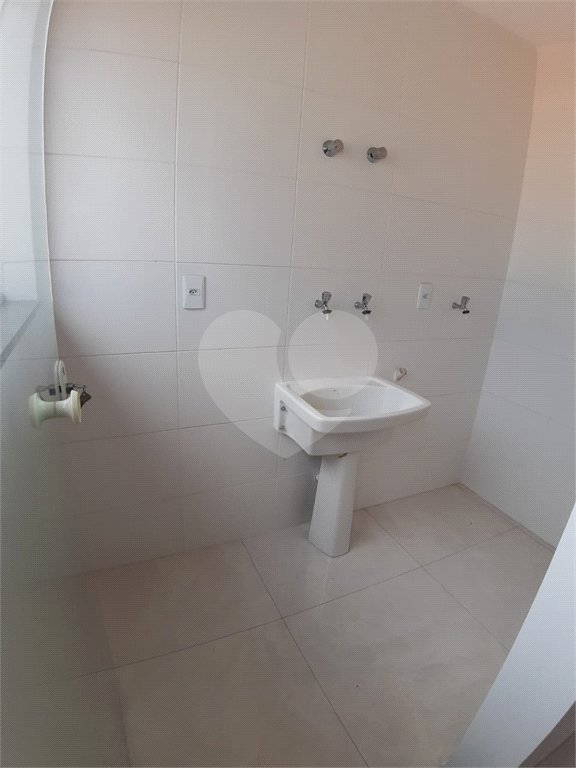 Casa para alugar com 3 quartos, sendo 1 suíte,  no condomínio Villagio DI Maria, São Paulo - SP
