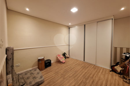 Casa à venda com 3 quartos, sendo 1 suíte, em Chora Menino, São Paulo, SP