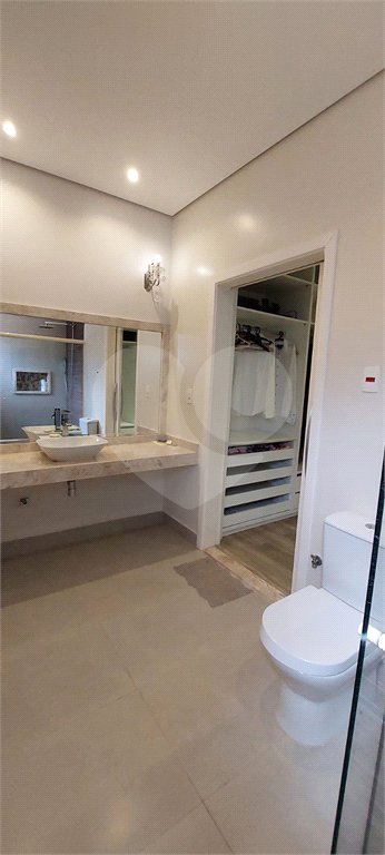 Casa à venda com 3 suítes no condomínio Figueira Garden, Atibaia - SP