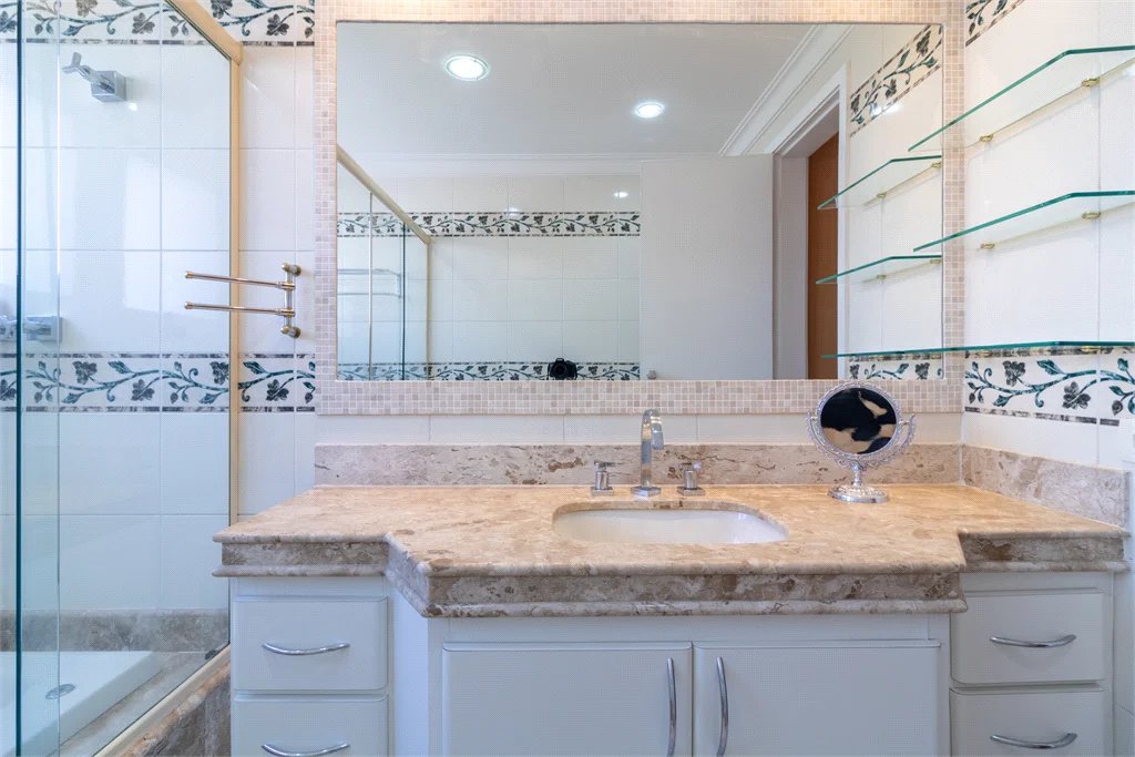 Apartamento à venda com 4 quartos, sendo 3 suítes, em Brooklin Paulista, São Paulo, SP
