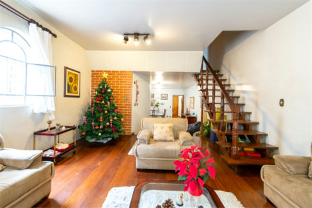 Casa à venda com 4 quartos, sendo 2 suítes, em Campo Belo, São Paulo, SP