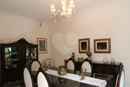 Sobrado à venda com 4 suítes em Vila Cordeiro, São Paulo, SP