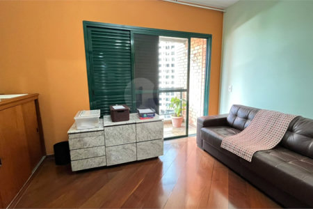 Apartamento à venda com 3 suítes em Moema, São Paulo, SP