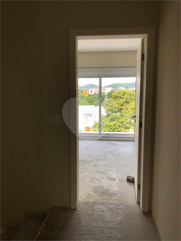 Casa à venda no condomínio Aruã, Mogi das Cruzes - SP