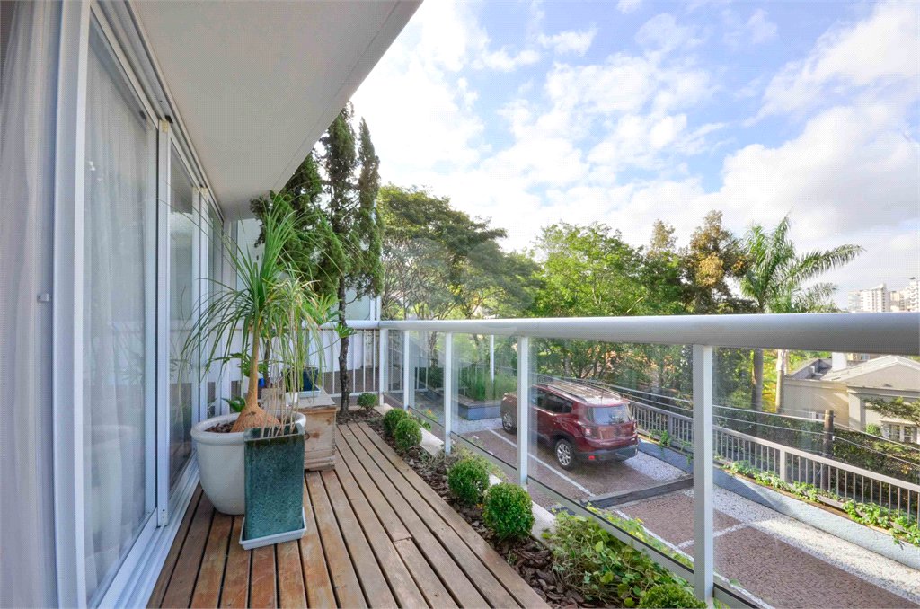 Casa à venda com 5 quartos, sendo 4 suítes, no condomínio Espaço Mobile - Real Parque, São Paulo - SP