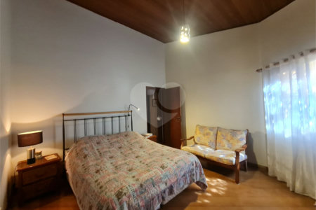 Casa Térrea à venda com 4 quartos, sendo 2 suítes, em Interlagos, São Paulo, SP