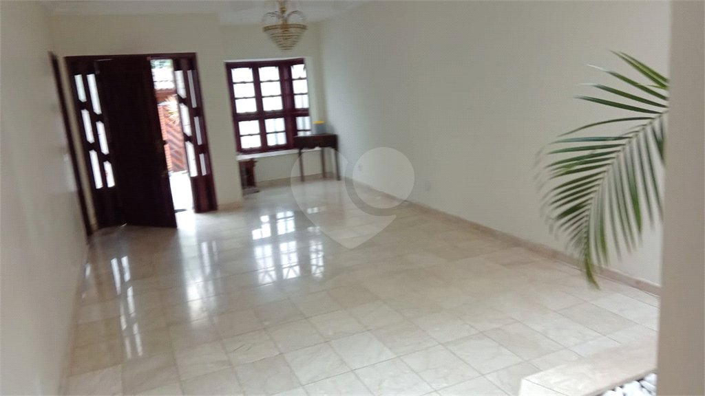 Sobrado à venda com 4 quartos, sendo 3 suítes,  em Horto Florestal, São Paulo, SP