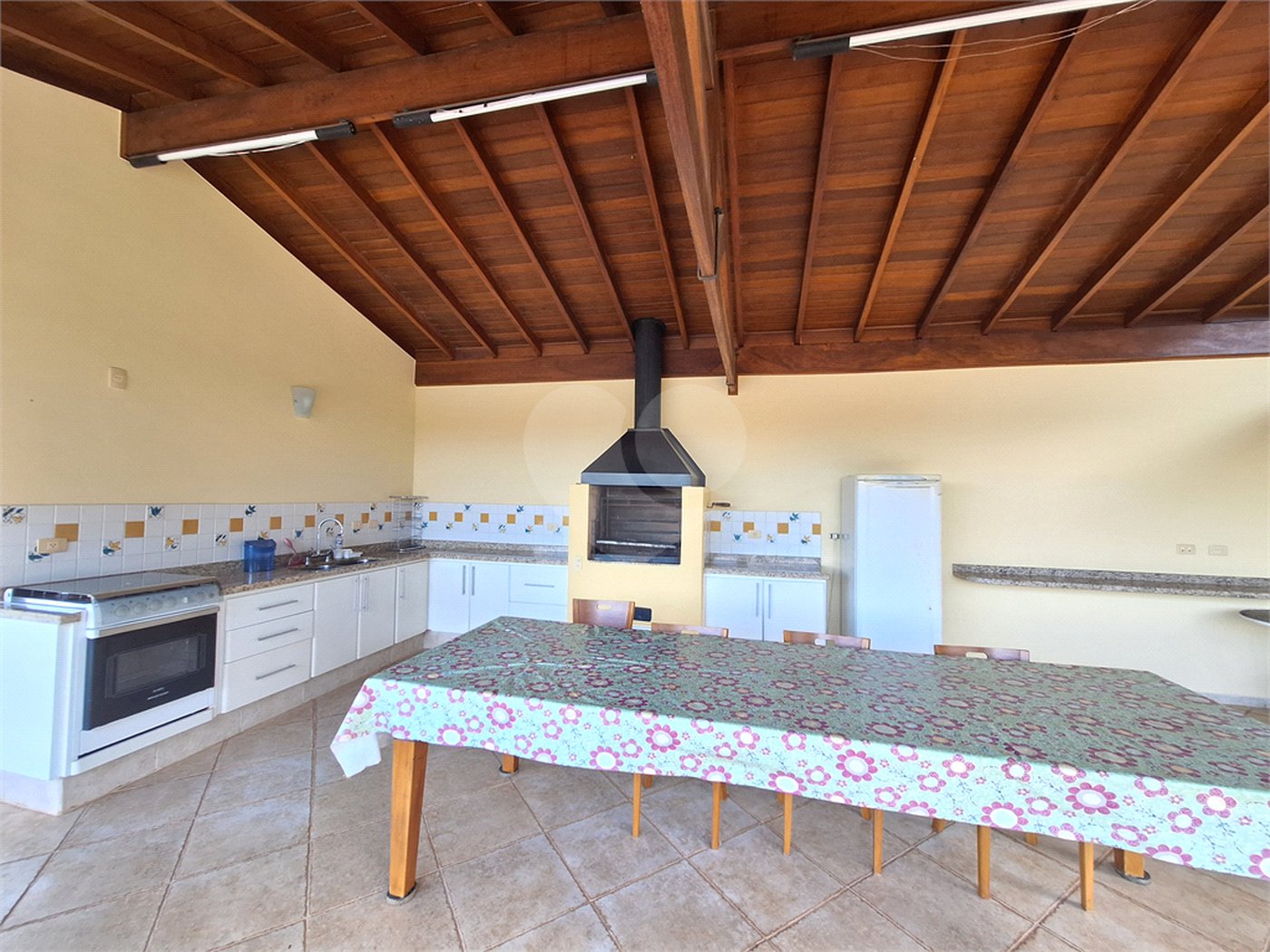Casa à venda com 3 suítes no condomínio Chácaras do Lago, Vinhedo - SP