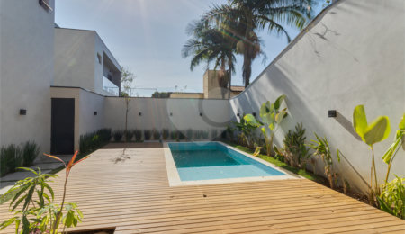 Casa à venda com 4 suítes no condomínio Villa Suiça, São Paulo - SP