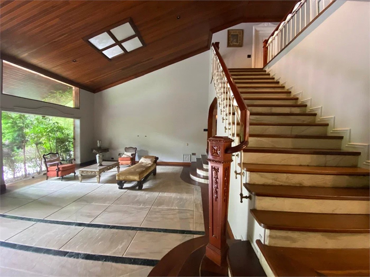 Casa à venda ou para alugar com 5 quartos, sendo 3 suítes, em Fazenda Morumbi, São Paulo, SP