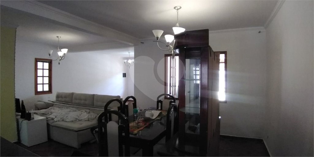 Casa à venda com 4 quartos, sendo 2 suítes, em Barreiro, Mairiporã, SP