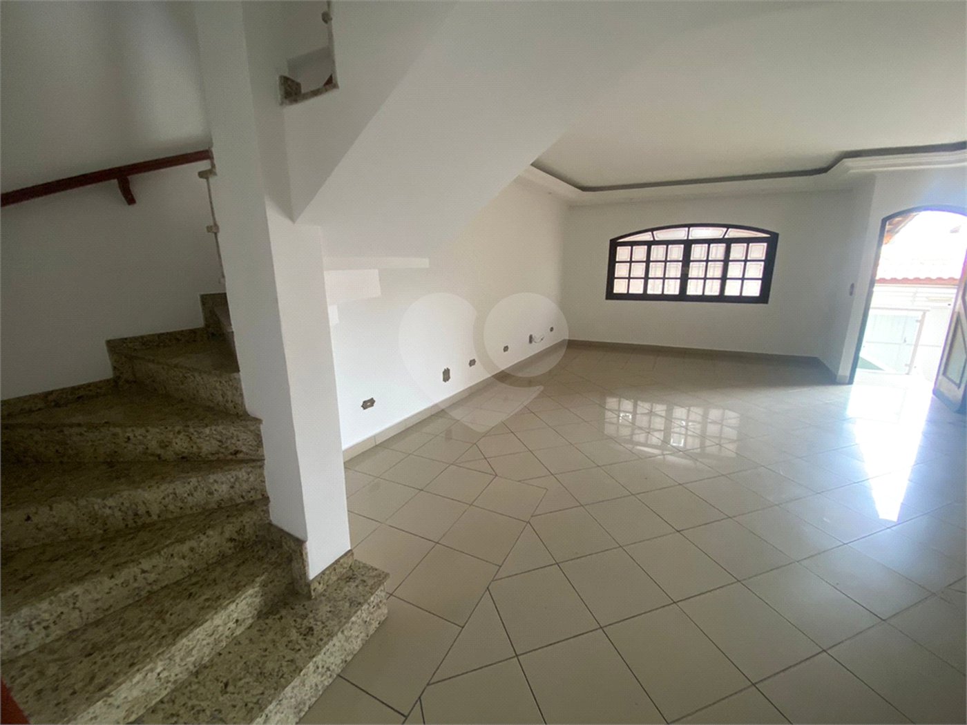 Sobrado à venda com 4 quartos, sendo 2 suítes,  em Vila Gustavo, São Paulo, SP