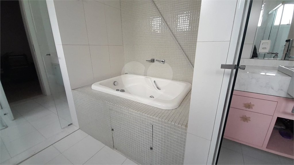 Sobrado à venda com 6 quartos, sendo 5 suítes, no Centro, São Bernardo do Campo, SP