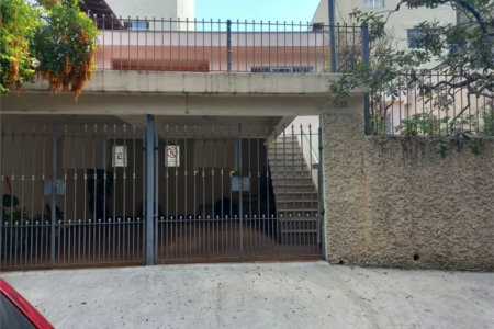 Casa à venda com 3 quartos, sendo 1 suíte,  em Vila Tiradentes, São Paulo, SP