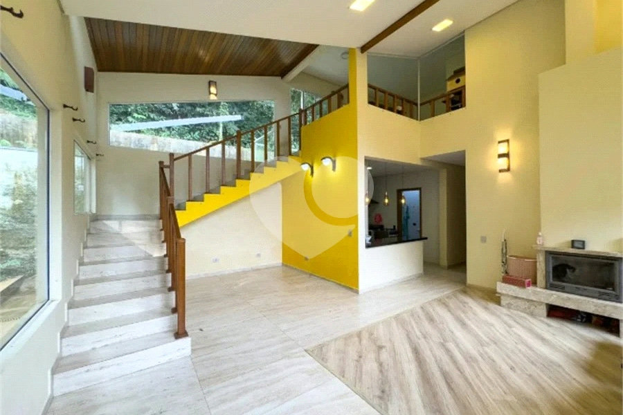 Casa à venda com 3 quartos, sendo 1 suíte, no condomínio Jardim da Montanha I, Mairiporã - SP