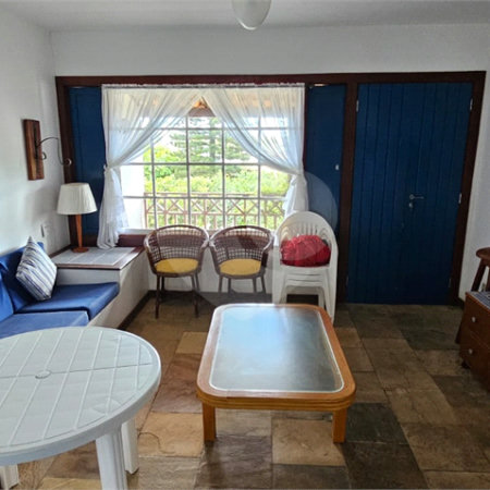 Casa em condomínio à venda ou para alugar com 3 quartos, sendo 2 suítes,  em Praia Rasa, Armação dos Búzios, RJ