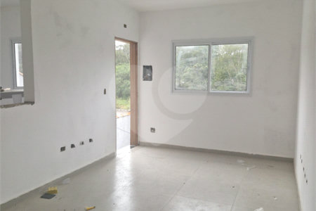 Casa à venda com 3 quartos, sendo 1 suíte,  em Jardim das Flores, Suzano, SP