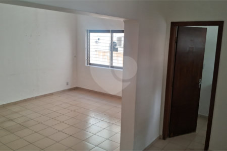 Casa para alugar com 9 quartos, sendo 3 suítes, em Jardim Panorama, Sorocaba, SP