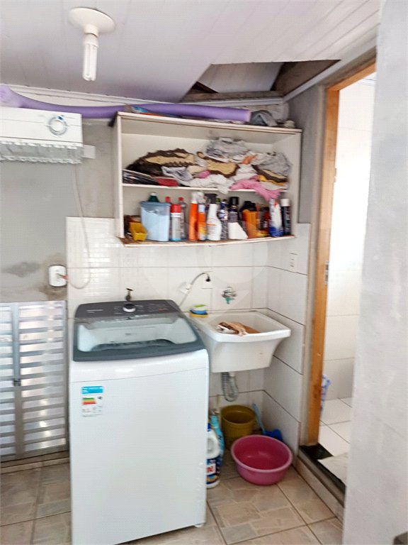 Casa à venda com 3 quartos, sendo 1 suíte,  no condomínio Altos de Poa, Poá - SP