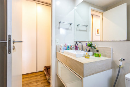 Apartamento à venda com 2 quartos, sendo 1 suíte,  em Jardim das Acácias, São Paulo, SP