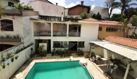 Sobrado à venda com 4 quartos, sendo 2 suítes,  em Jardim Franca, São Paulo, SP