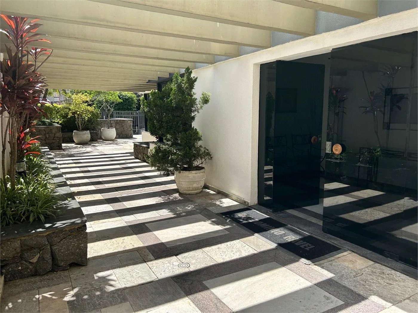 Apartamento para alugar com 3 quartos, sendo 1 suíte, em Pinheiros, São Paulo, SP
