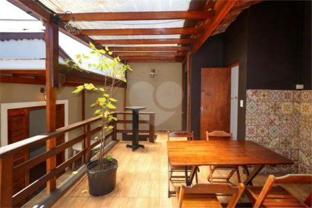 Casa à Venda em São Caetano do Sul com 188 m², 2 Vagas e Churrasqueira.