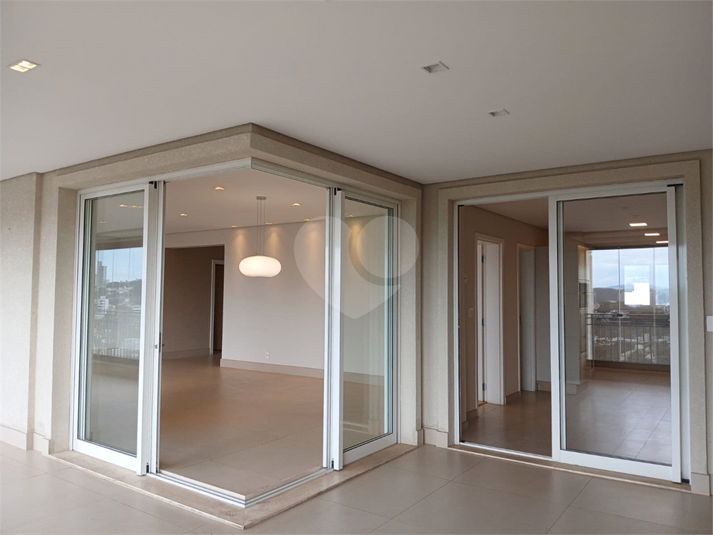Apartamento à venda com 4 suítes em Anhangabaú, Jundiaí, SP