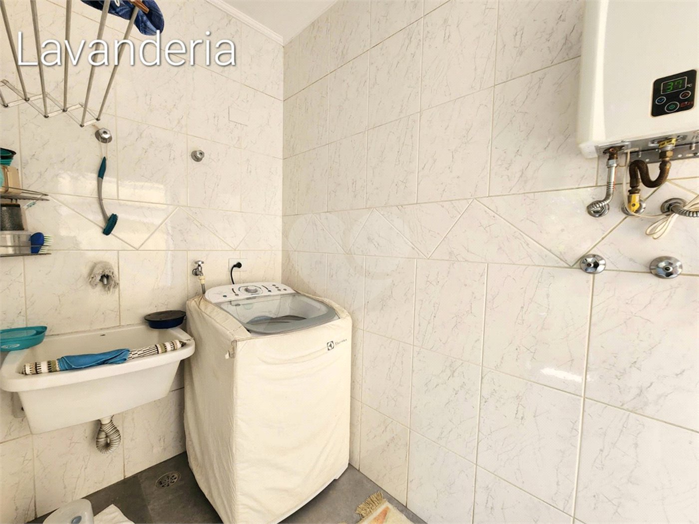 Sobrado à venda com 4 quartos, sendo 2 suítes, em Mirandópolis, São Paulo, SP