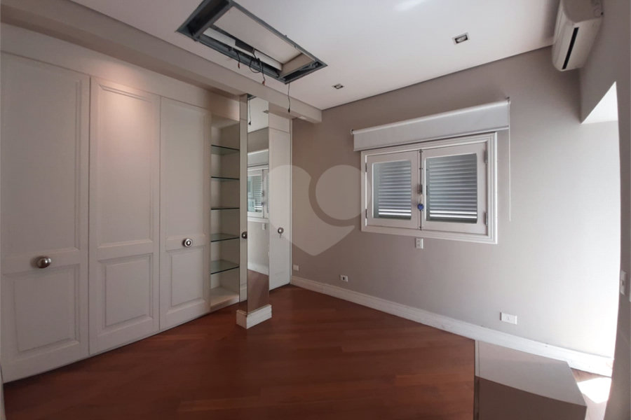 Casa à venda com 3 suítes no condomínio Chácara Francesa, São Paulo - SP