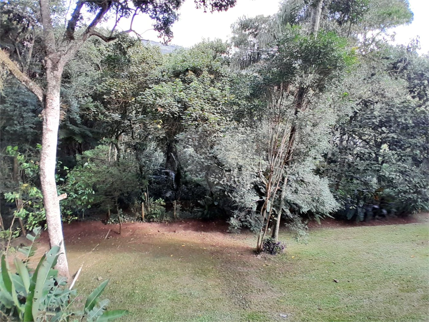 Sobrado à venda ou para alugar com 3 suítes em Serra da Cantareira, Mairiporã, SP