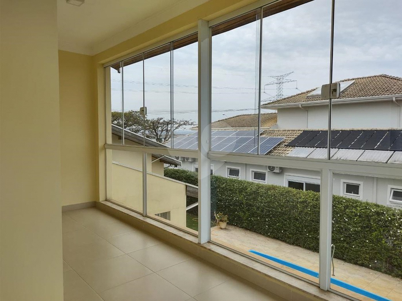 Casa à venda com 4 quartos, sendo 2 suítes, no condomínio Primavera, Salto - SP