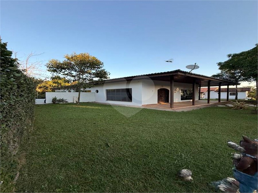Casa à venda com 6 quartos, sendo 2 suítes, no condomínio Alpes de Mairiporã, Mairiporã - SP