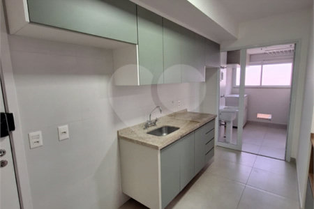 Apartamento à venda com 3 suítes em Vila Anastácio, São Paulo, SP