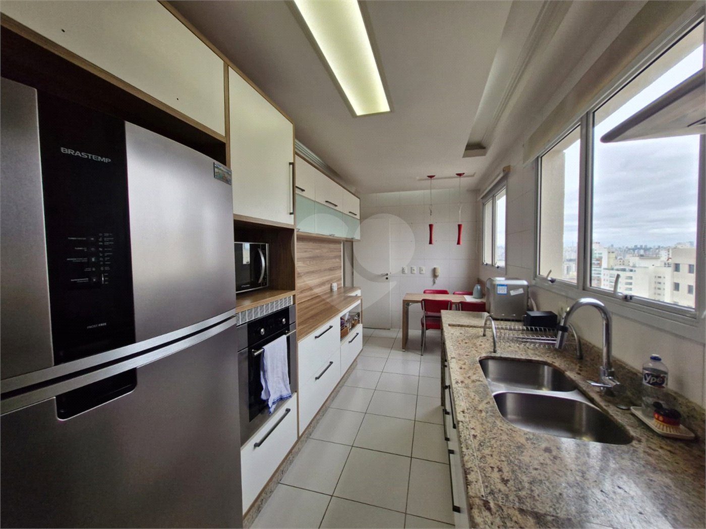 Apartamento à venda ou para alugar com 4 quartos, sendo 3 suítes, em Santa Teresinha, São Paulo, SP