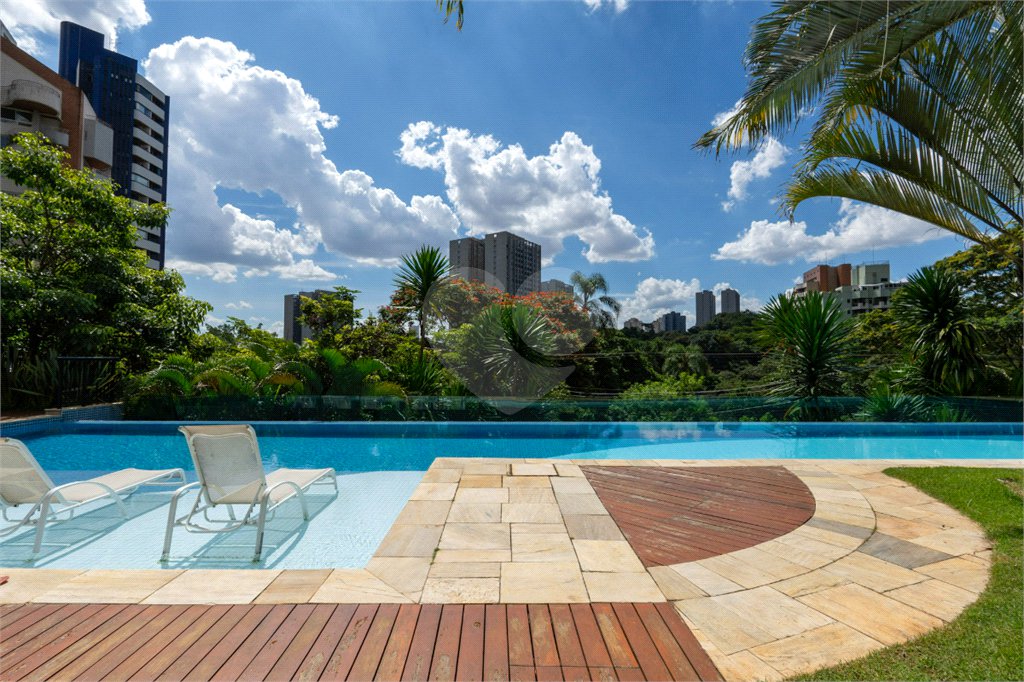 Apartamento à venda com 3 suítes em Vila Suzana, São Paulo, SP