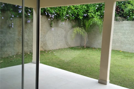 Casa à venda com 4 suítes no condomínio Saint Thomás Rua Uruana,9, Carapicuíba - SP