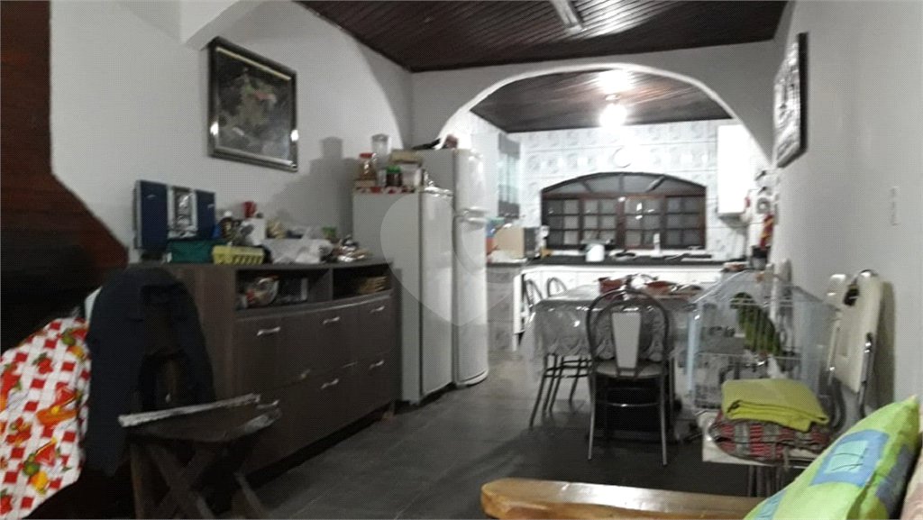 Chácara à venda com 8 quartos, sendo 3 suítes, no Centro, Toledo, MG