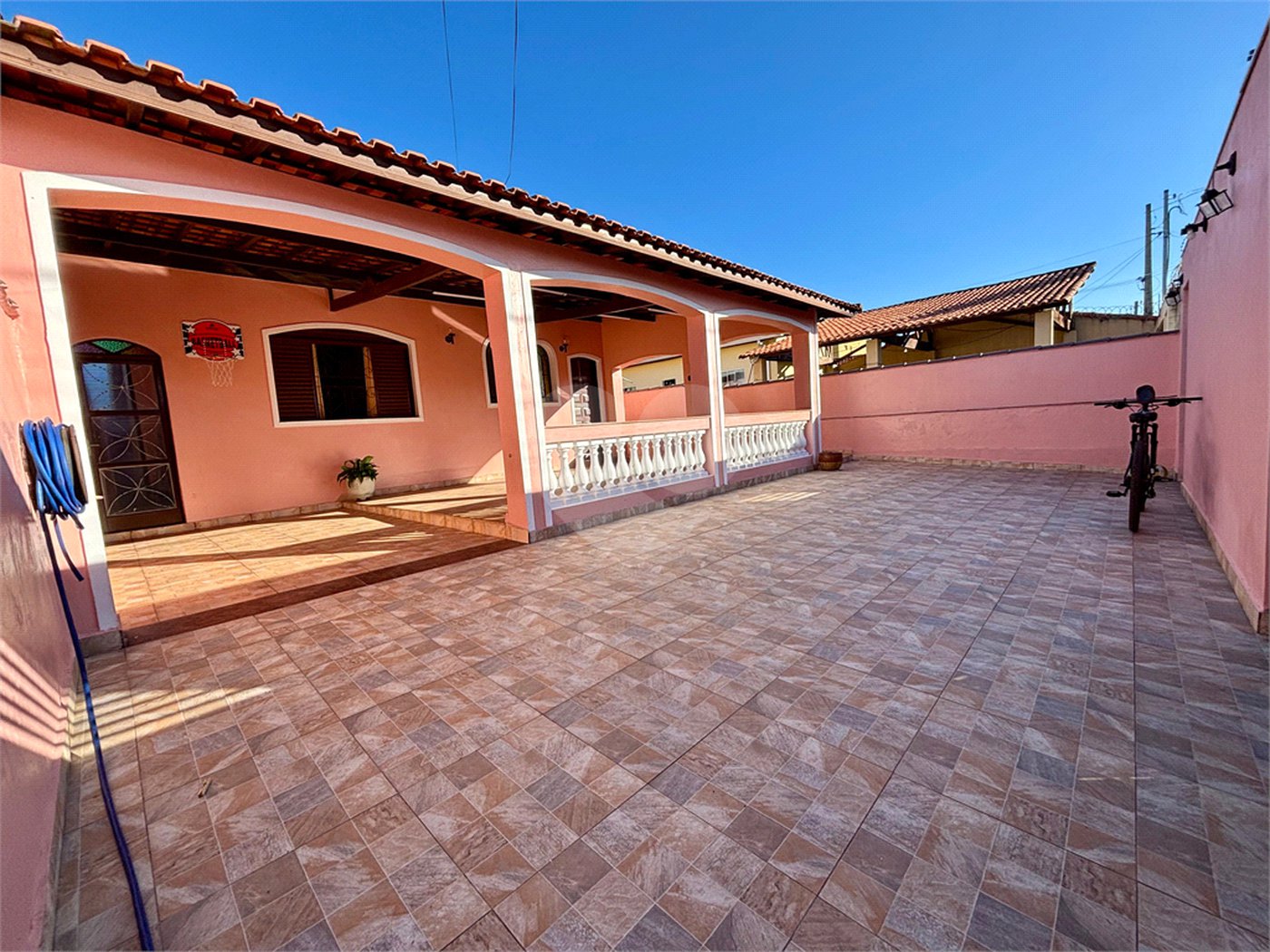 Casa à venda ou para alugar com 3 quartos, sendo 1 suíte, em Jardim Monte Santo, Itapetininga, SP