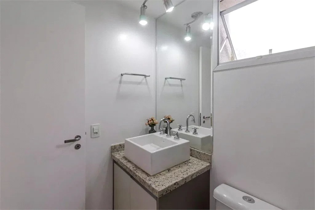 Apartamento à venda com 2 quartos, sendo 1 suíte, em Vila Andrade, São Paulo, SP
