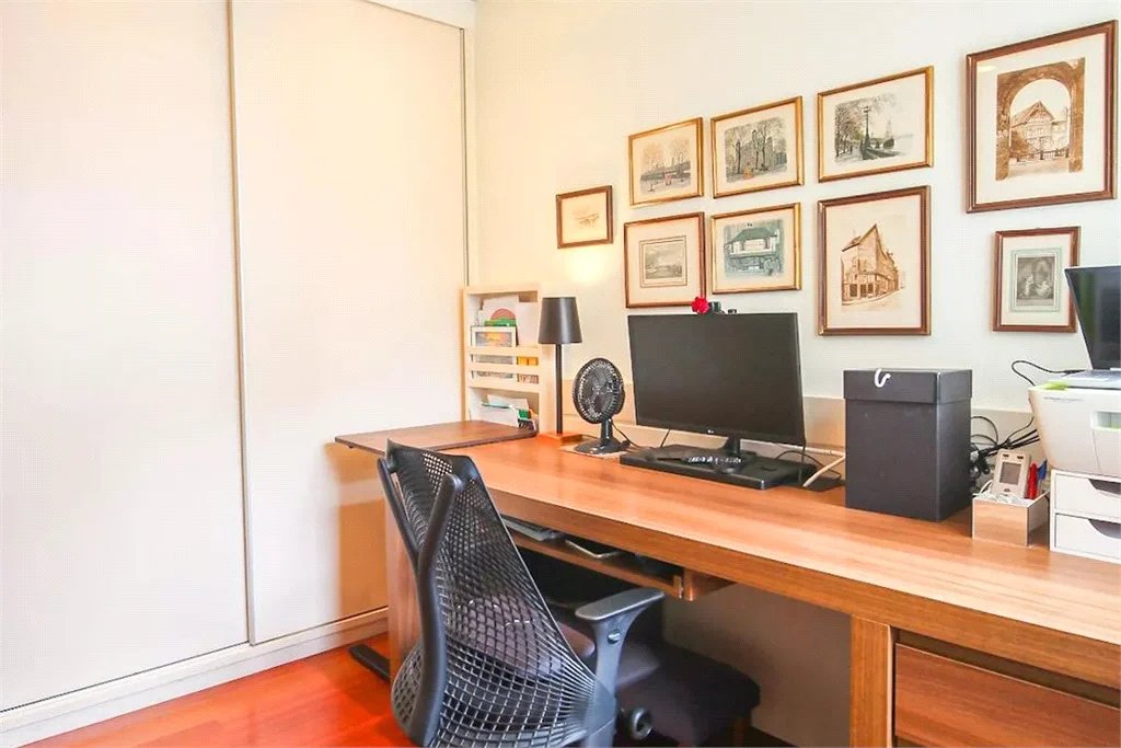 Apartamento à venda com 3 suítes em Real Parque, São Paulo, SP