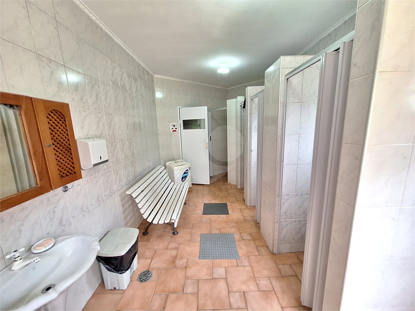 Casa à venda com 7 quartos, sendo 3 suítes, no condomínio Chacaras do Lago, Vinhedo - SP