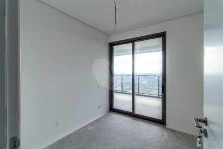 Apartamento à venda ou para alugar com 4 quartos, sendo 3 suítes, em Jardim Morumbi, São Paulo, SP